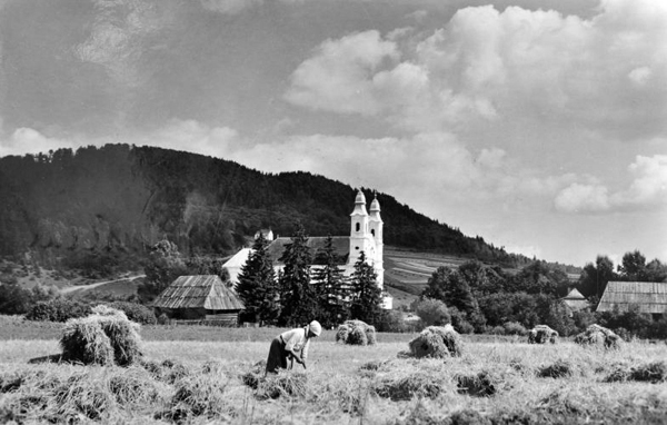 Csíksomlyói látkép. Képeslap az 1930-as évek végéről